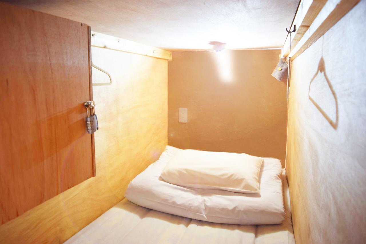 Hostel En *